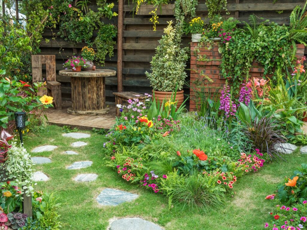 Rose Garden Ideas for the Backyard